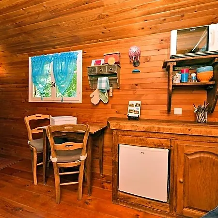 Couette-café Roulotte La Verdine 3*