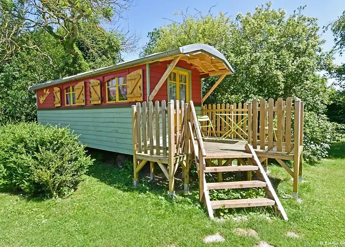 Couette-café Roulotte La Verdine 3*